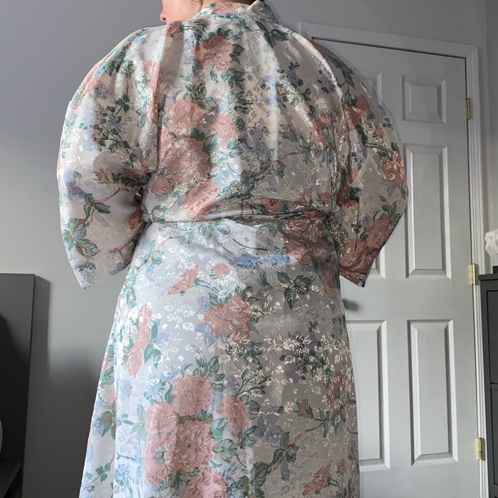 Erika Taylor Intimates robe - Picture 7 of 9